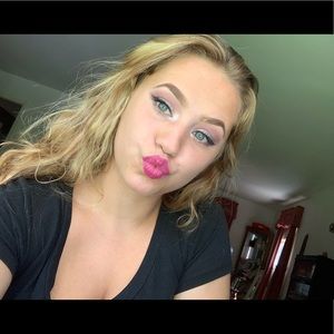 Meet your Posher, Samantha